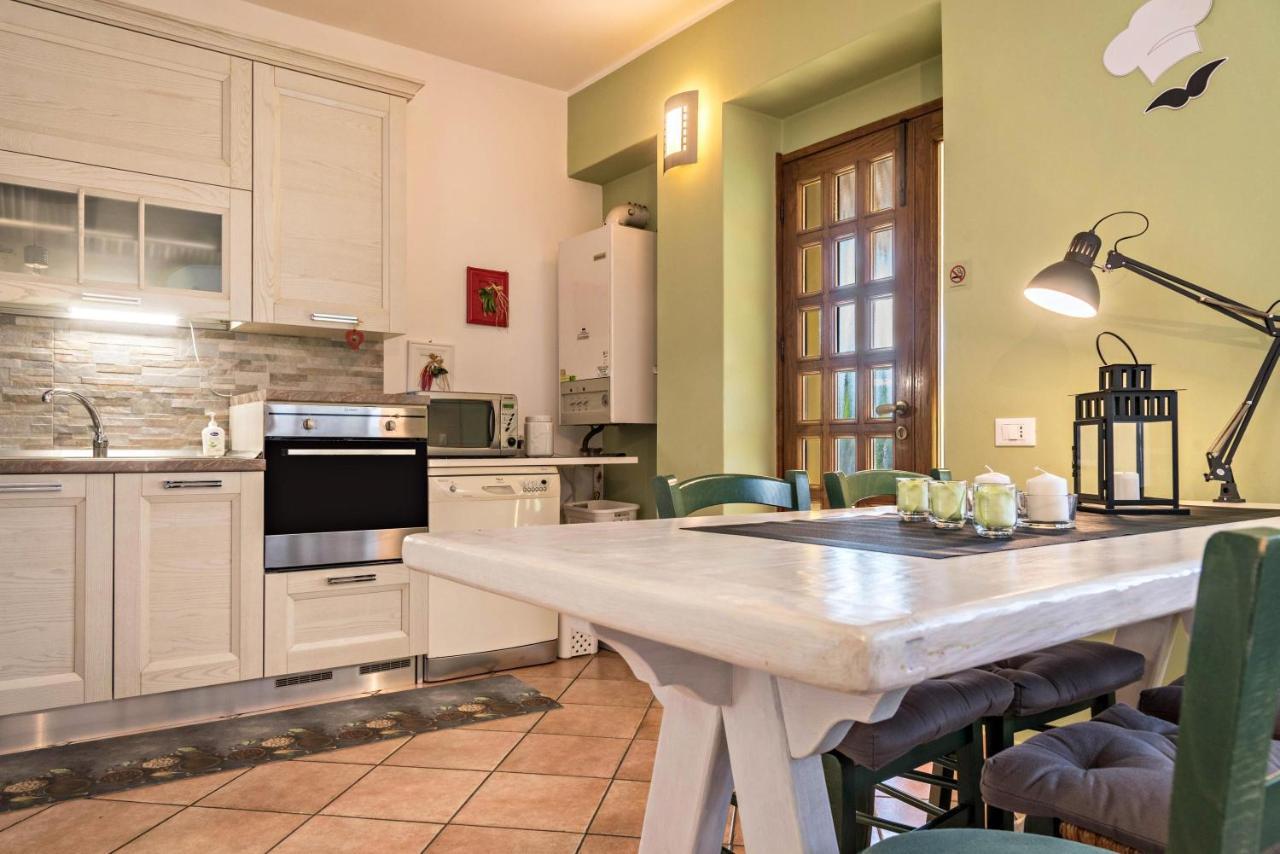 Tinas Yellow Home Leggiuno Dış mekan fotoğraf