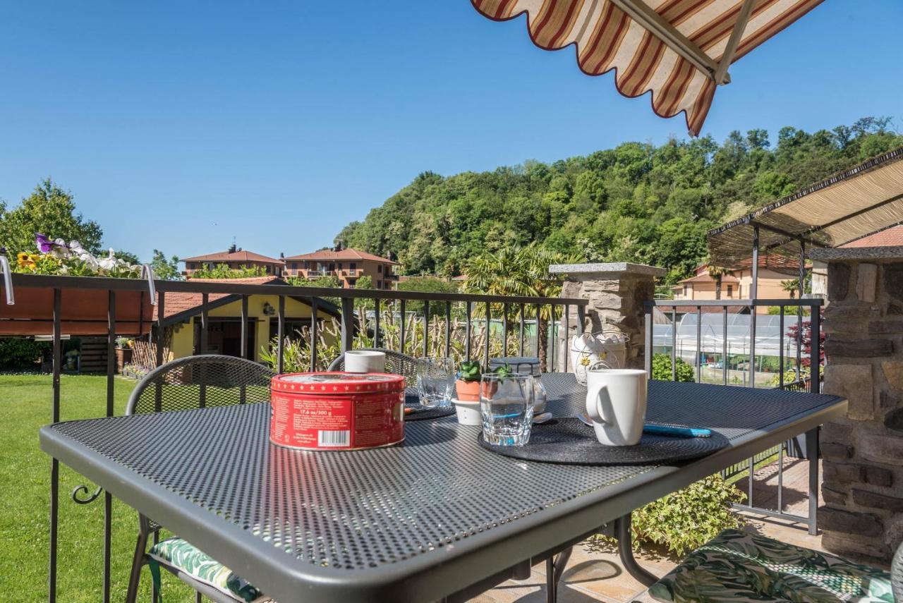 Tinas Yellow Home Leggiuno Dış mekan fotoğraf