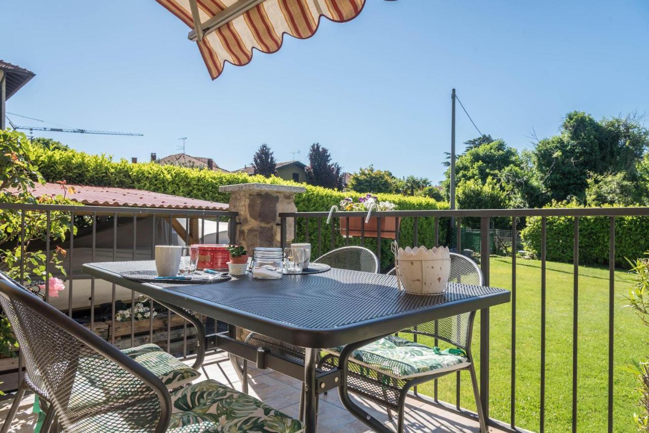 Tinas Yellow Home Leggiuno Dış mekan fotoğraf