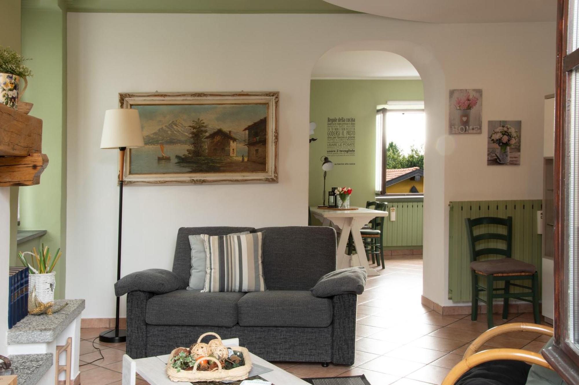 Tinas Yellow Home Leggiuno Dış mekan fotoğraf